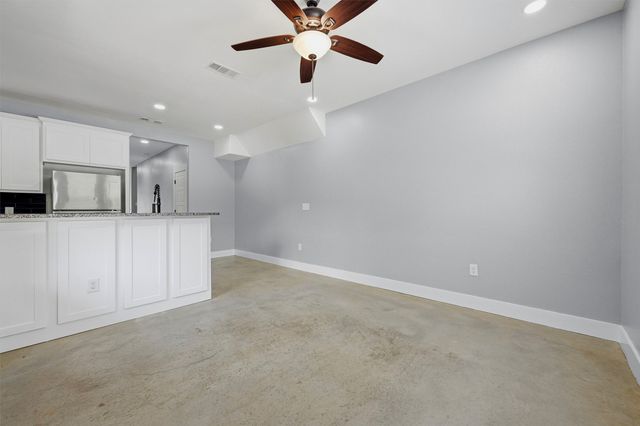 1315 S 5th Avenue, Denison, TX 75021