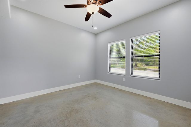 1315 S 5th Avenue, Denison, TX 75021