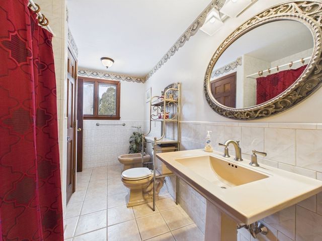 333 Rock O'dundee, Dartmouth, MA 02748