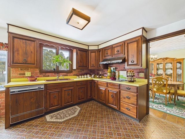 333 Rock O'dundee, Dartmouth, MA 02748