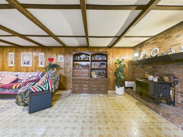 333 Rock O'dundee, Dartmouth, MA 02748