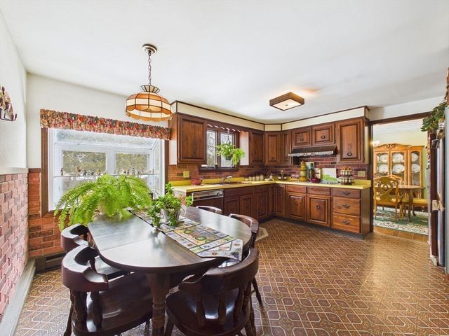 333 Rock O'dundee, Dartmouth, MA 02748