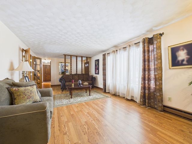 333 Rock O'dundee, Dartmouth, MA 02748