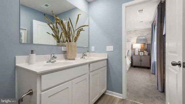469 GRAVENSTEIN LN, Martinsburg, WV 25401