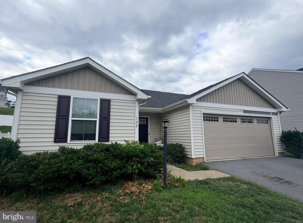 188 SEVERNA PKWY, Martinsburg, WV 25403