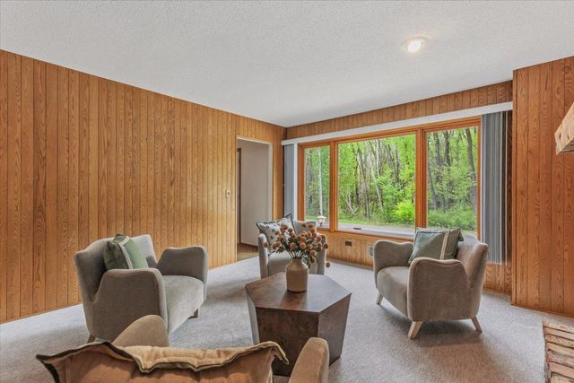 175 W Kraft Road, West Saint Paul, MN 55118