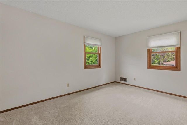 175 W Kraft Road, West Saint Paul, MN 55118