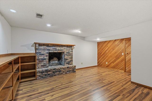 175 W Kraft Road, West Saint Paul, MN 55118