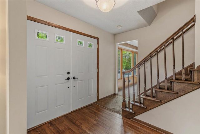 175 W Kraft Road, West Saint Paul, MN 55118