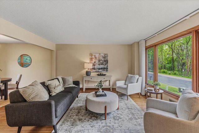 175 W Kraft Road, West Saint Paul, MN 55118