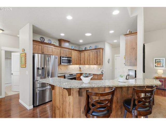 2674 Nw MT ASHLAND Dr, Mc Minnville, OR 97128
