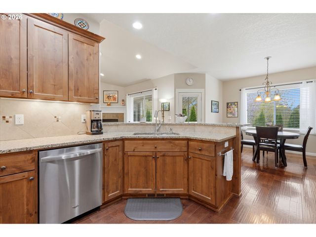 2674 Nw MT ASHLAND Dr, Mc Minnville, OR 97128