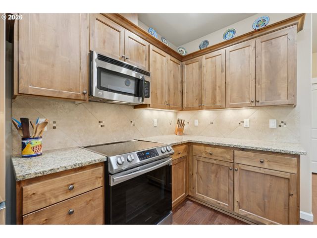 2674 Nw MT ASHLAND Dr, Mc Minnville, OR 97128