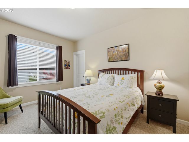 2674 Nw MT ASHLAND Dr, Mc Minnville, OR 97128