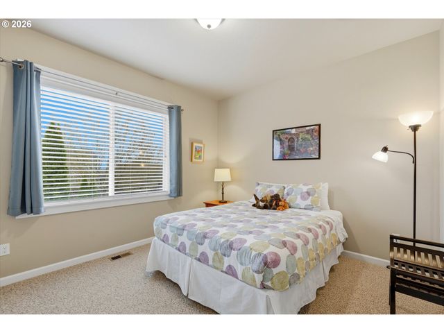 2674 Nw MT ASHLAND Dr, Mc Minnville, OR 97128