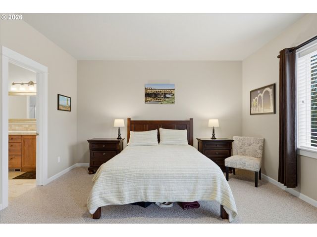 2674 Nw MT ASHLAND Dr, Mc Minnville, OR 97128