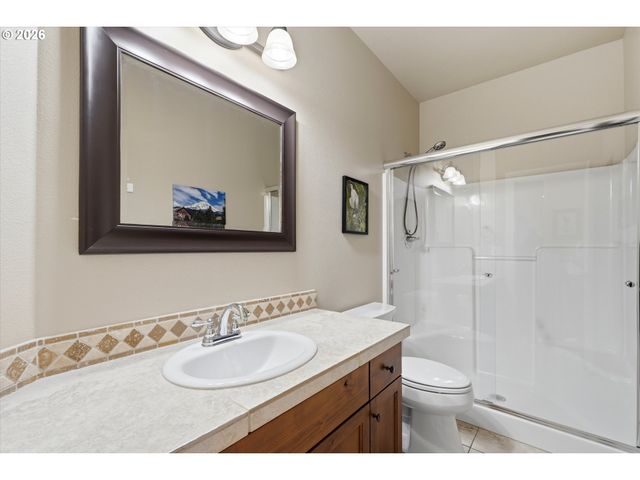 2674 Nw MT ASHLAND Dr, Mc Minnville, OR 97128