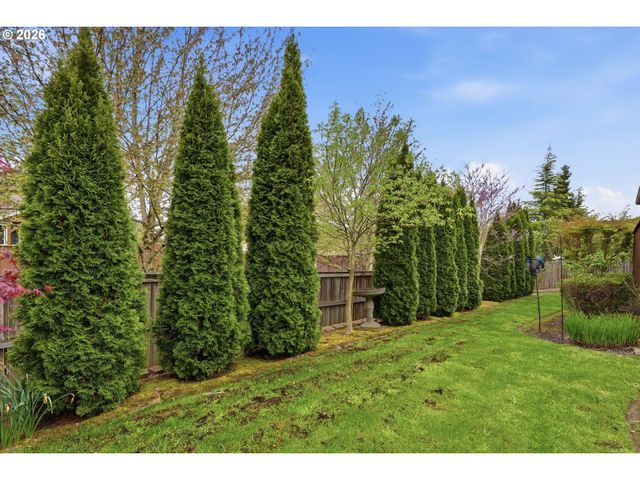 2674 Nw MT ASHLAND Dr, Mc Minnville, OR 97128