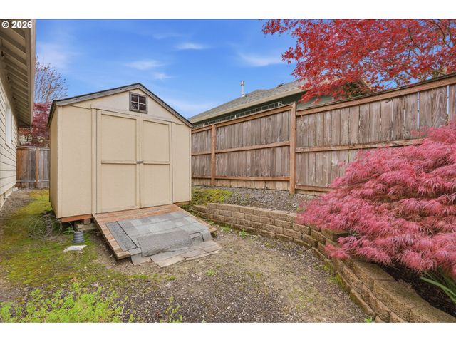 2674 Nw MT ASHLAND Dr, Mc Minnville, OR 97128