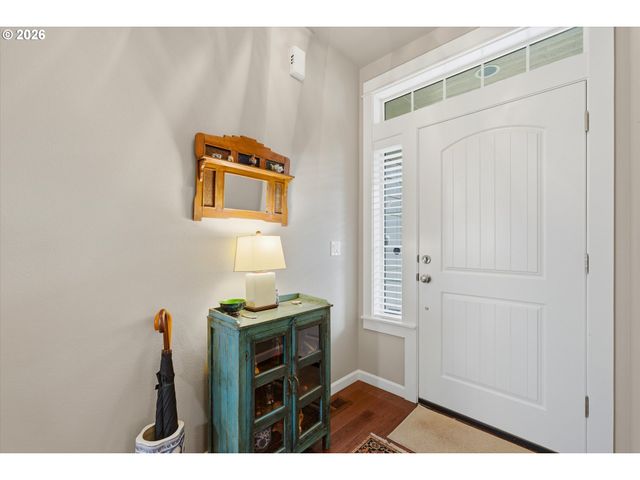 2674 Nw MT ASHLAND Dr, Mc Minnville, OR 97128