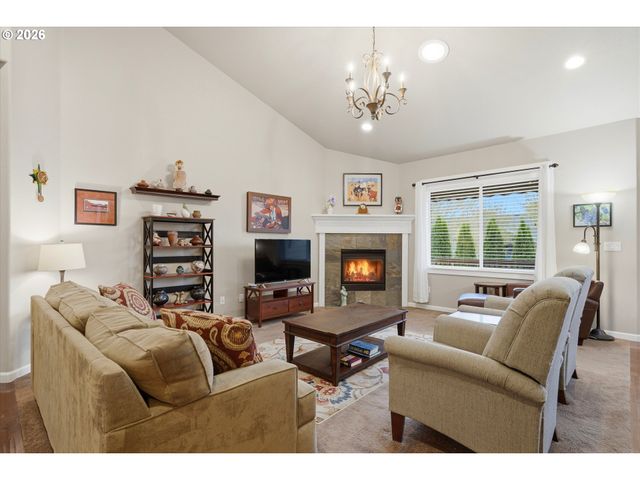 2674 Nw MT ASHLAND Dr, Mc Minnville, OR 97128