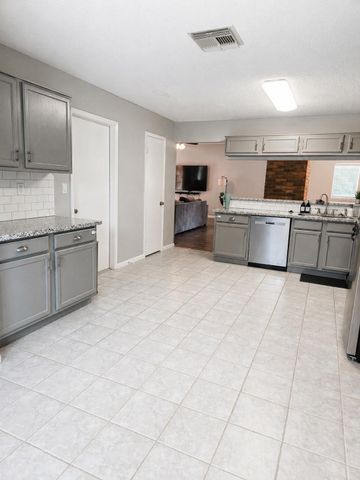 4706 Rainbow Run, Sugar Land, TX 77479