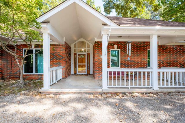 23 Aberdeen Dr, Little Rock, AR 72223