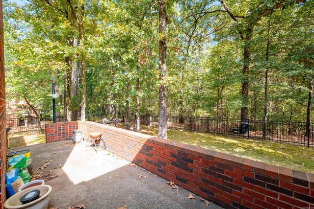 23 Aberdeen Dr, Little Rock, AR 72223