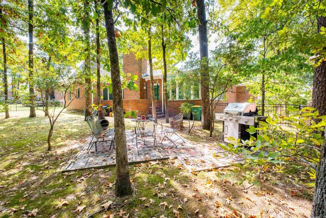 23 Aberdeen Dr, Little Rock, AR 72223