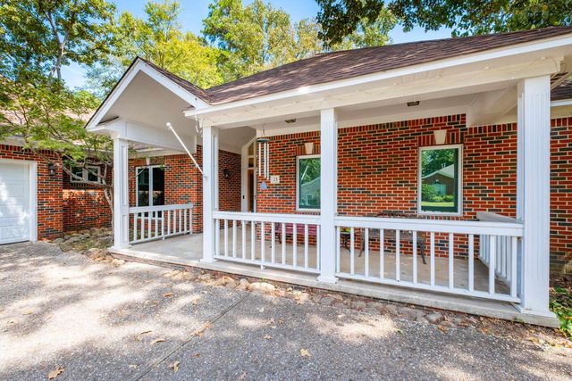 23 Aberdeen Dr, Little Rock, AR 72223