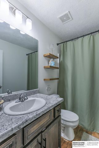 14475 Gilder Avenue, Bennington, NE 68007