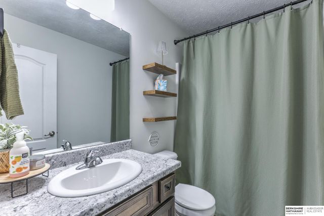 14475 Gilder Avenue, Bennington, NE 68007