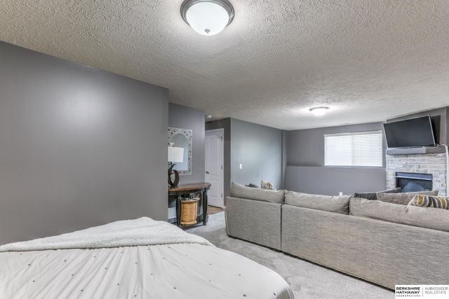 14475 Gilder Avenue, Bennington, NE 68007