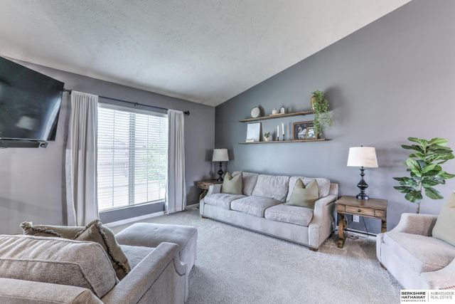14475 Gilder Avenue, Bennington, NE 68007