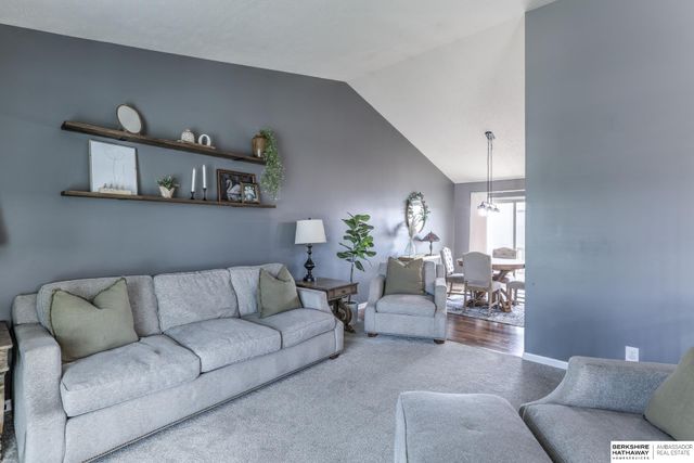 14475 Gilder Avenue, Bennington, NE 68007