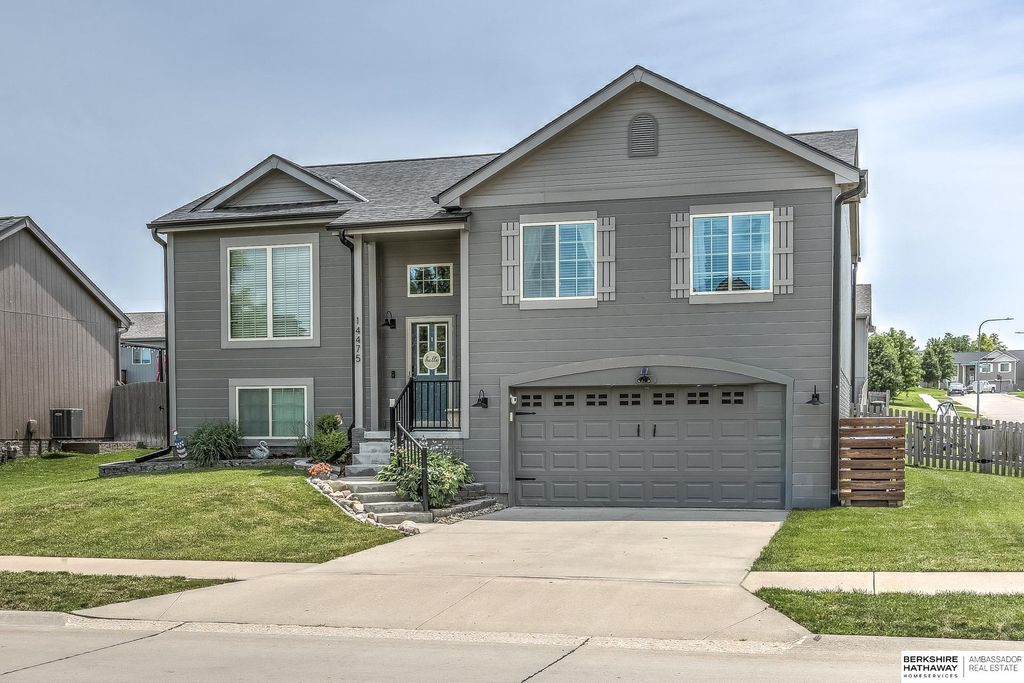 14475 Gilder Avenue, Bennington, NE 68007