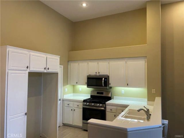 1406 Solvay Aisle, Irvine, CA 92606