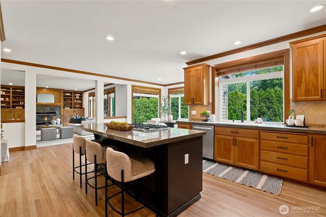 3054 205th Court NE, Sammamish, WA 98074