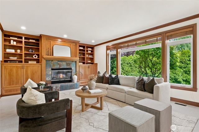 3054 205th Court NE, Sammamish, WA 98074
