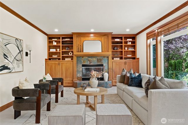 3054 205th Court NE, Sammamish, WA 98074
