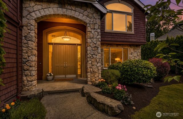 3054 205th Court NE, Sammamish, WA 98074