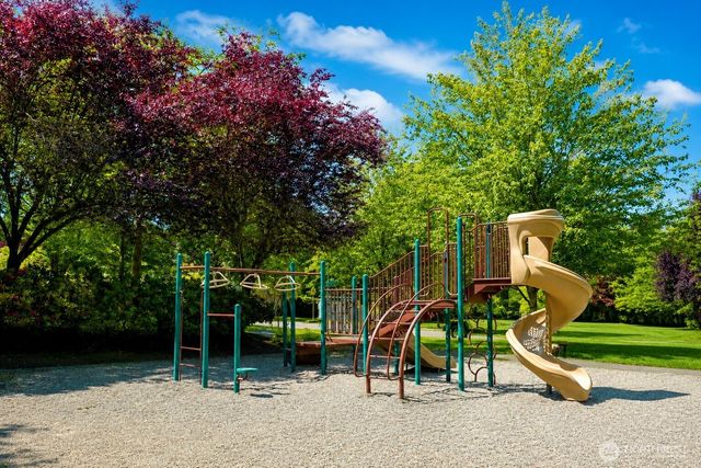 3054 205th Court NE, Sammamish, WA 98074