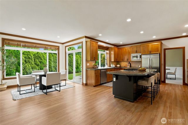 3054 205th Court NE, Sammamish, WA 98074