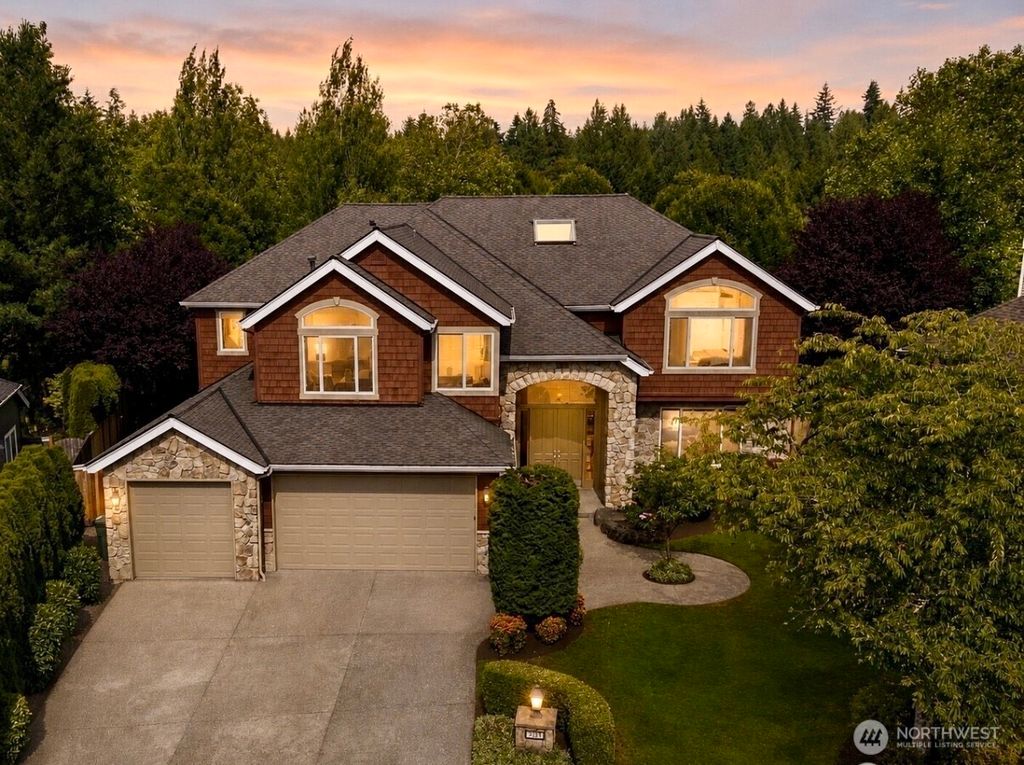 3054 205th Court NE, Sammamish, WA 98074