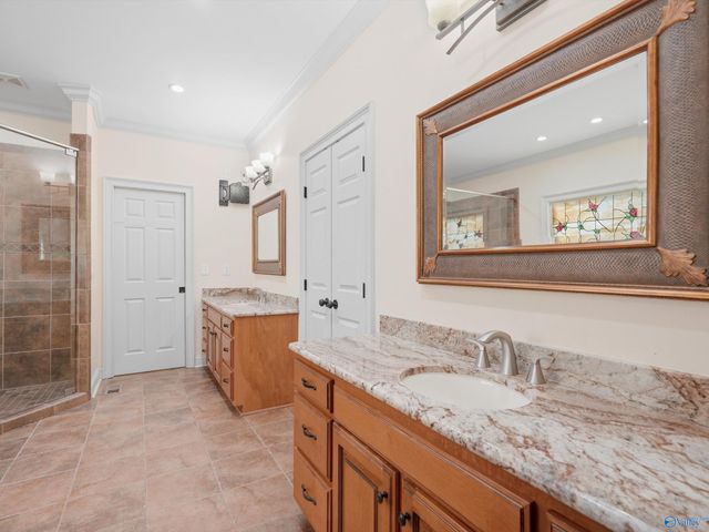 115 Featherstone Lane, Owens Cross Roads, AL 35763