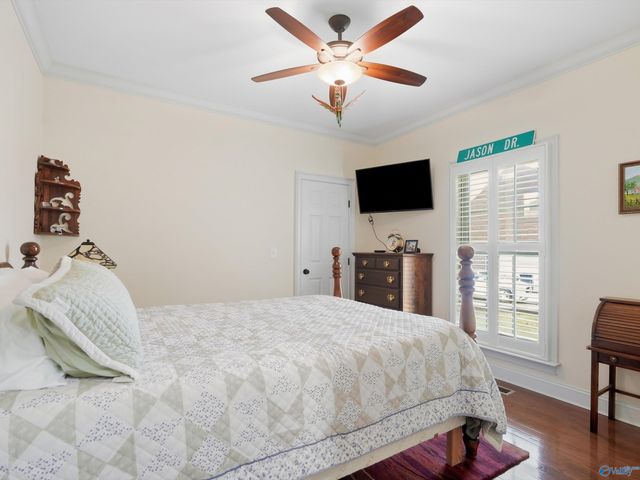 115 Featherstone Lane, Owens Cross Roads, AL 35763