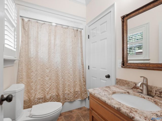 115 Featherstone Lane, Owens Cross Roads, AL 35763