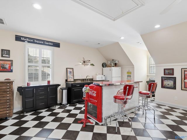 115 Featherstone Lane, Owens Cross Roads, AL 35763
