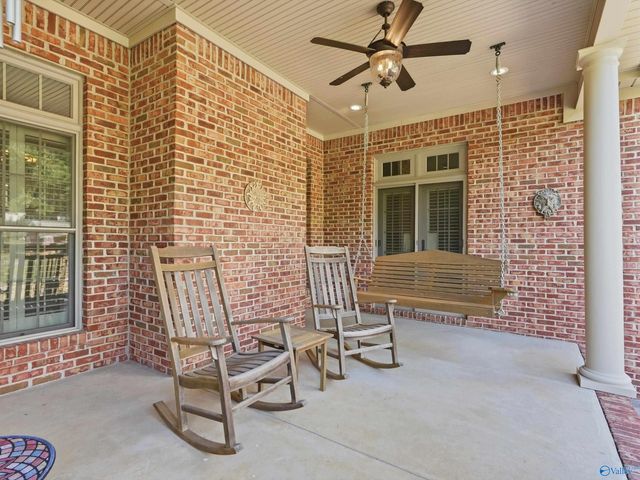 115 Featherstone Lane, Owens Cross Roads, AL 35763