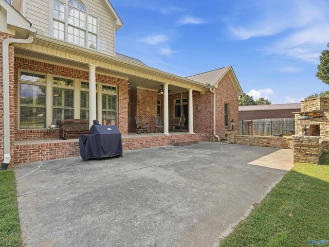 115 Featherstone Lane, Owens Cross Roads, AL 35763